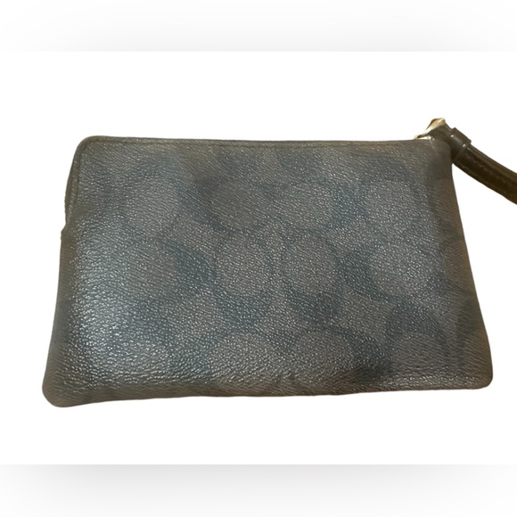 Coach Factory Outlet‎ Wristlet.  Brown/Black.  EUC. - Picture 3 of 12